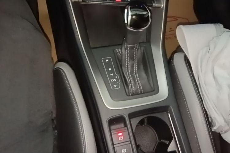 Audi Q3 2019 #14 Audi Q3 2019 car image #14