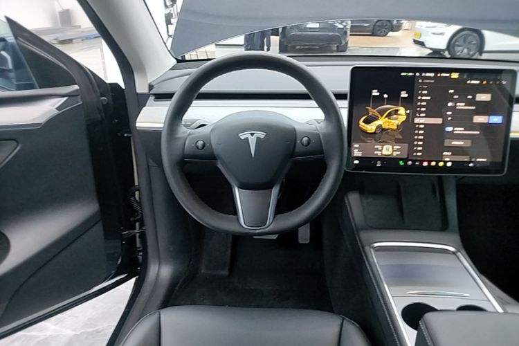 Tesla Model Y 2024 #15 Tesla Model Y 2024 immagine di auto #15