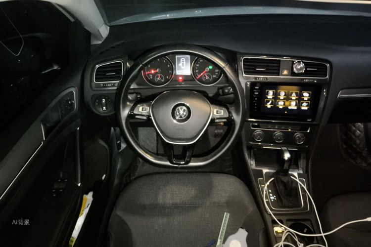 Volkswagen Golf 2020 car image #12
