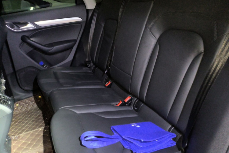 Audi Q3 2014 car image #19
