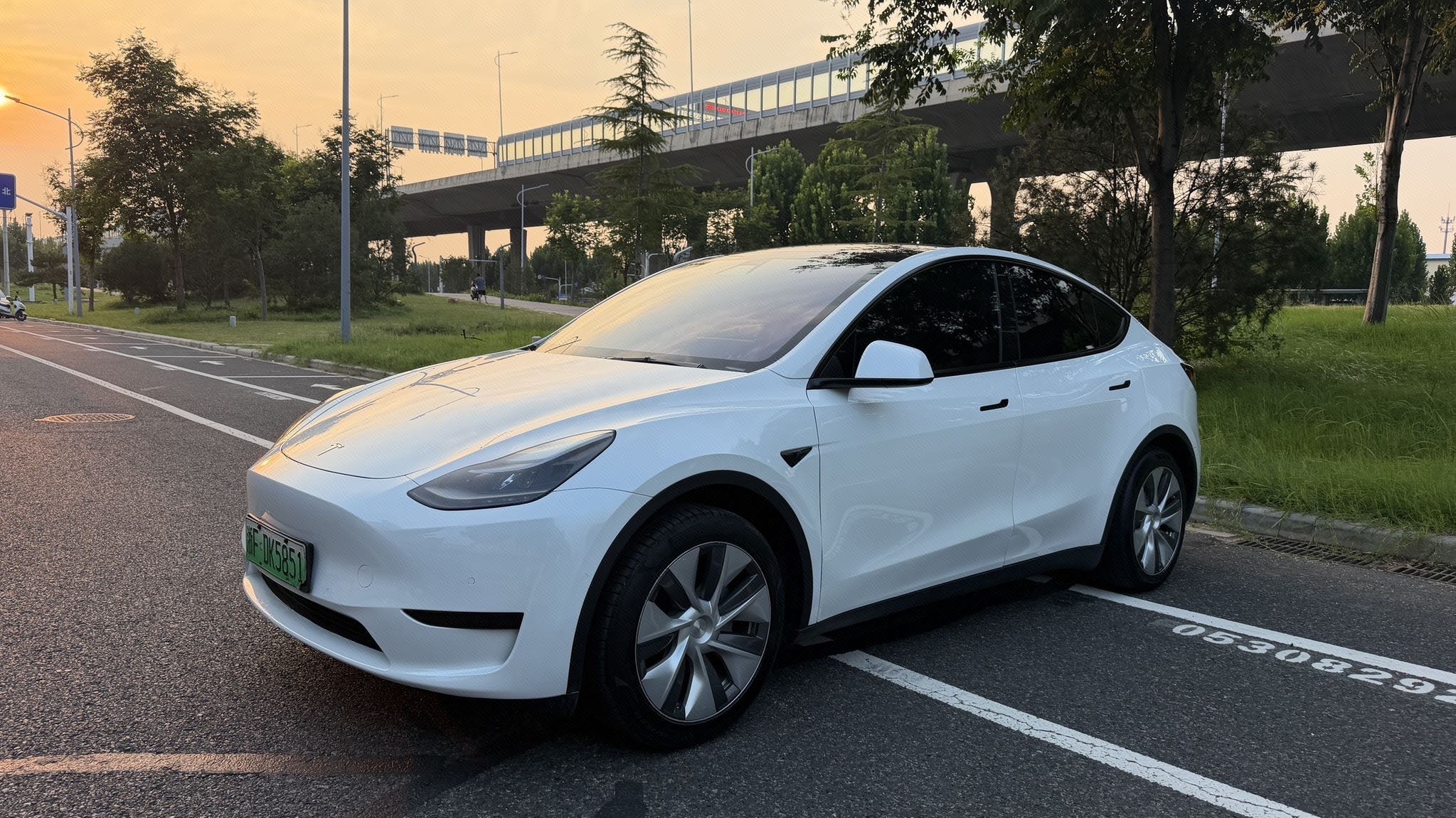 Tesla Model Y 2022 Tesla Model Y 2022 car image