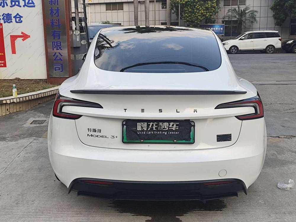 Tesla Model 3 2025 car image #3