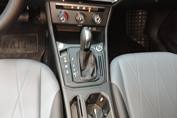Volkswagen Lavida 2025 #14 Volkswagen Lavida 2025 car image #14