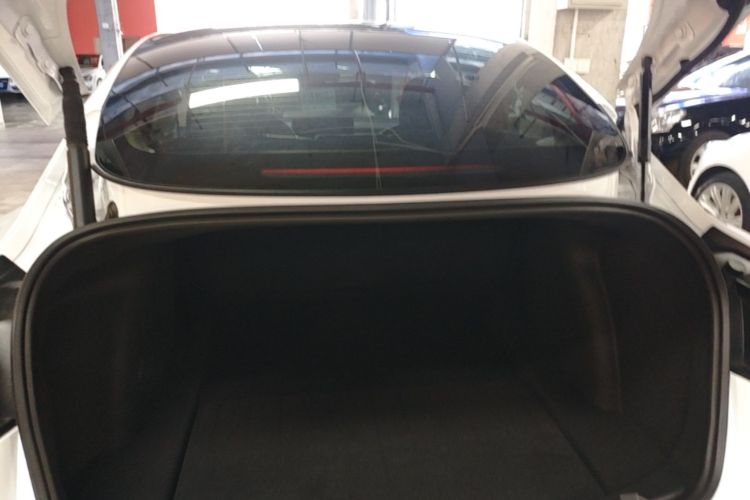 Tesla Model 3 2021 car image #21