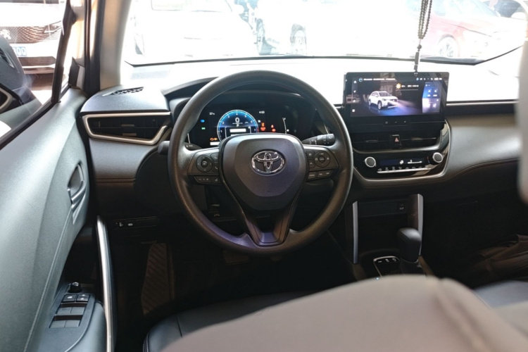 Toyota Corolla Cross 2024 immagine di auto #15