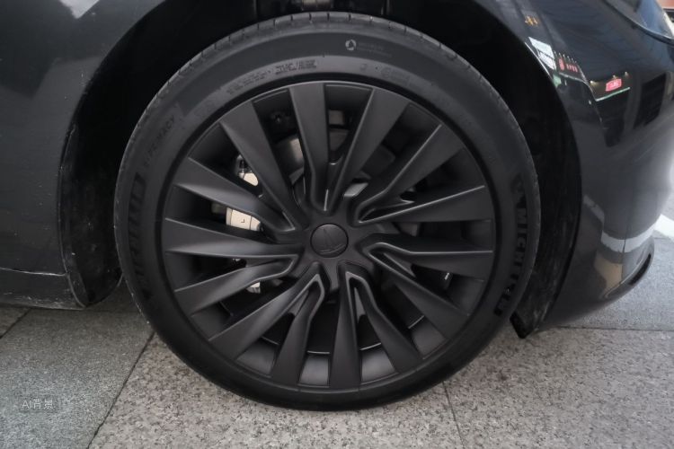 Tesla Model 3 2024 car image #9