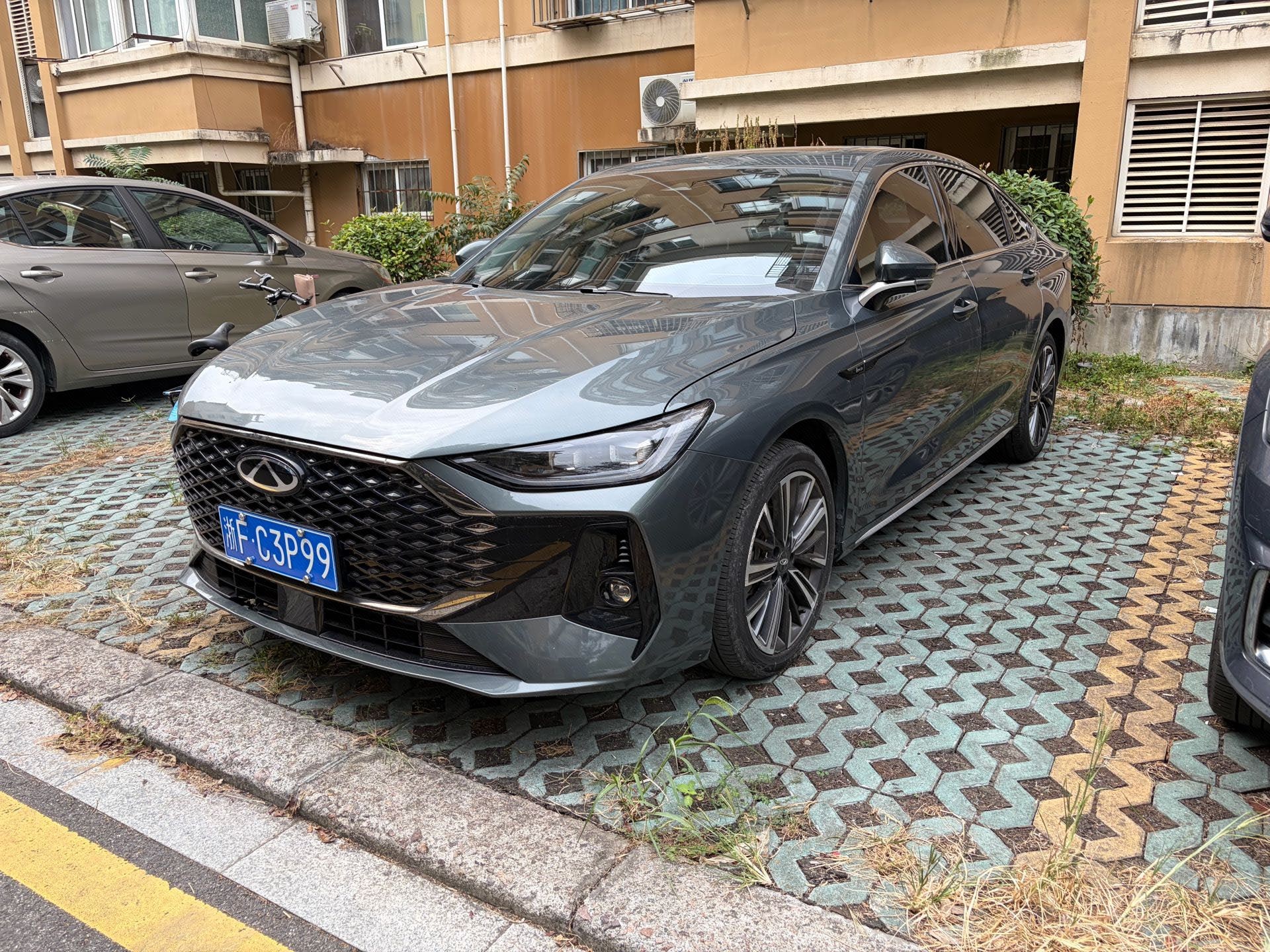 2025 2025 car image