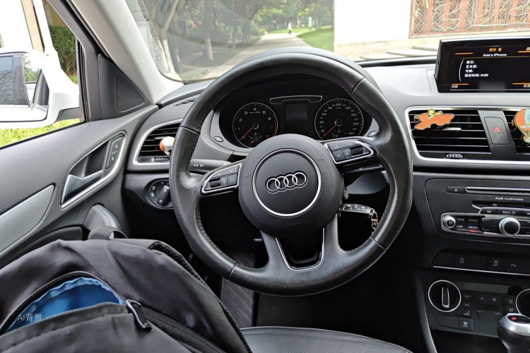 Audi Q3 2019 immagine di auto #12