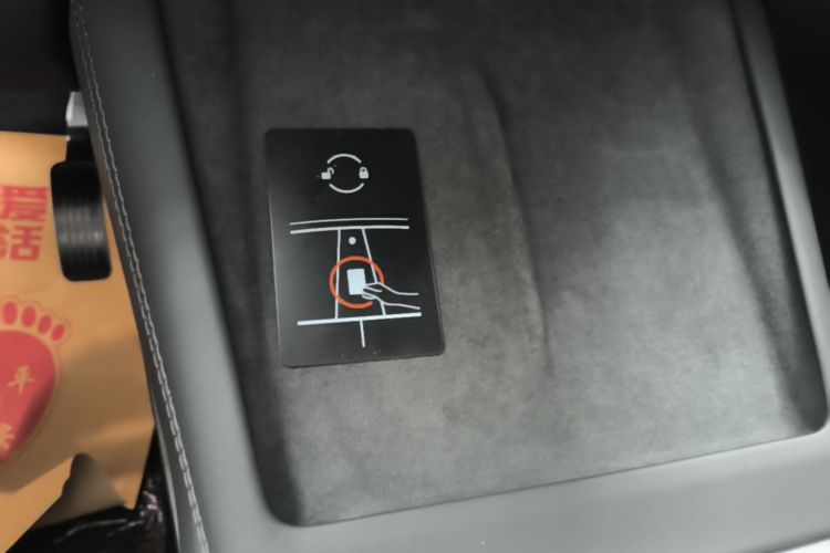 Tesla Model 3 2024 car image #14