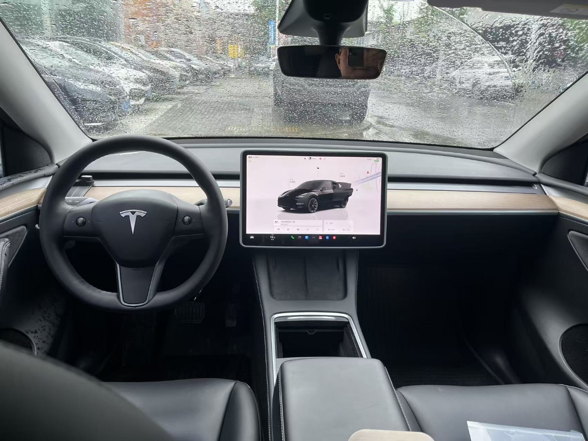 Tesla Model Y 2022 #5 Tesla Model Y 2022 car image #5