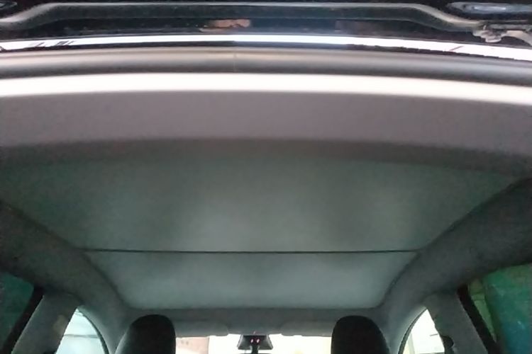Tesla Model Y 2023 #18 Tesla Model Y 2023 car image #18
