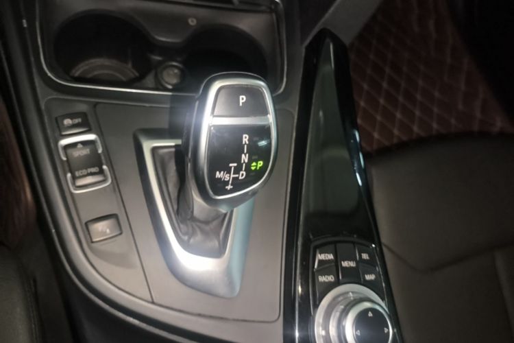 BMW 3 Series 2017 #18 BMW 3 Series 2017 car image #18
