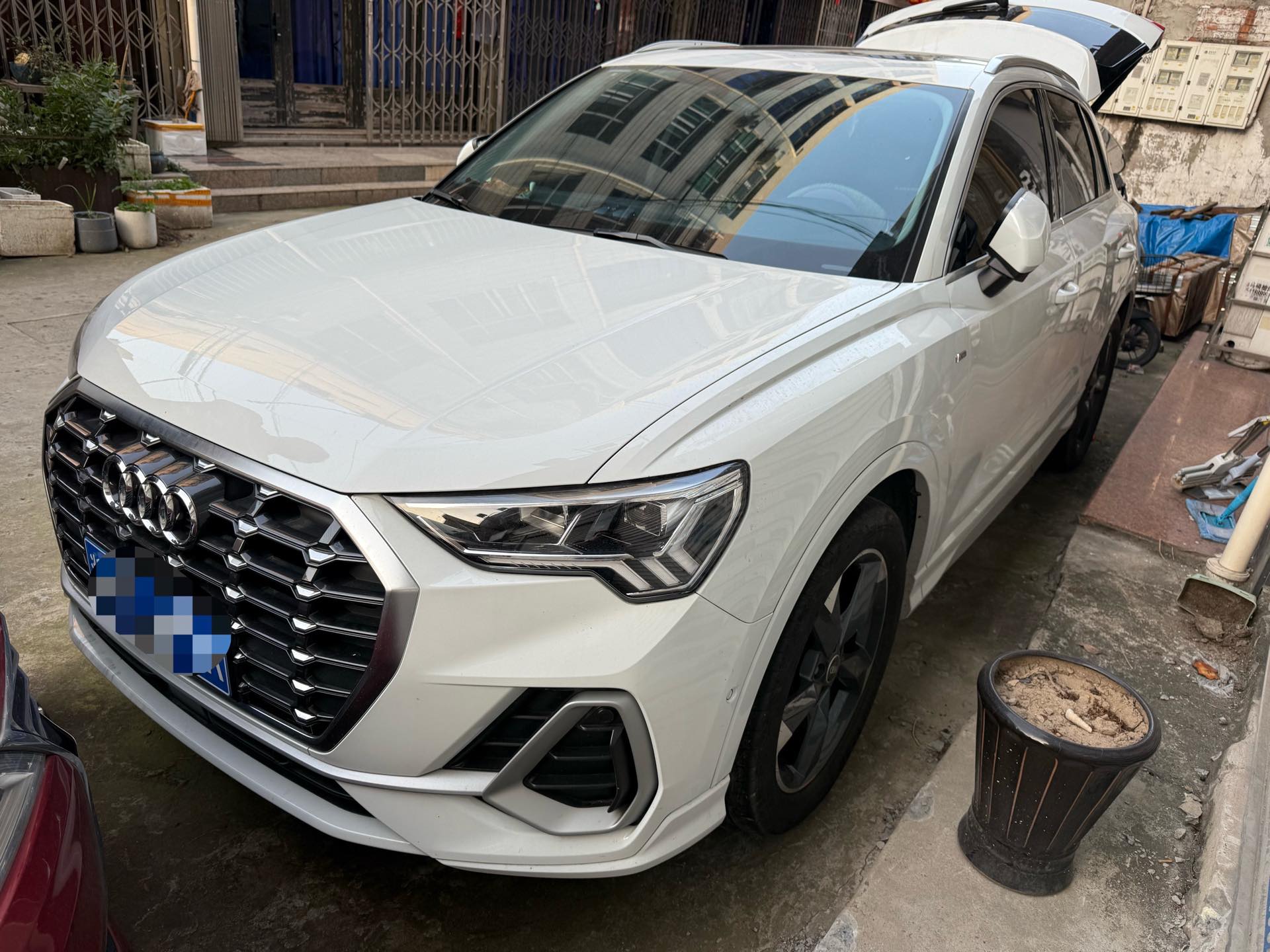 2023 immagine di auto 