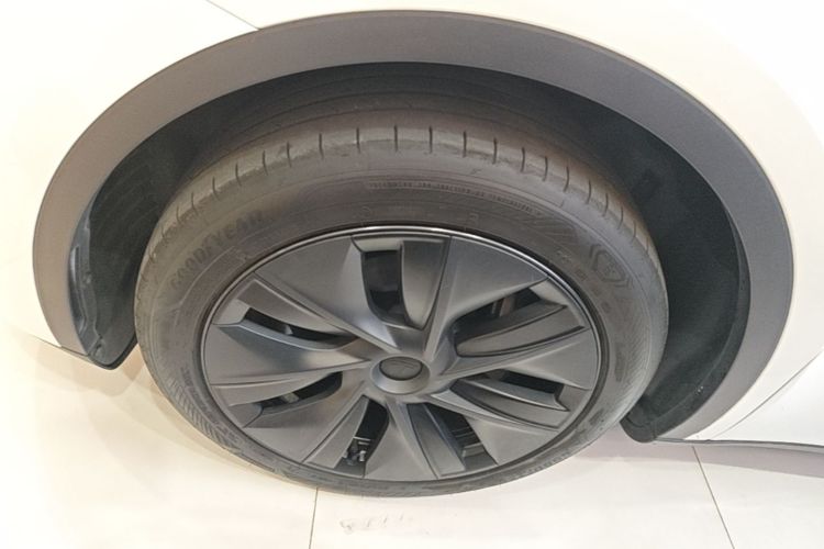 Tesla Model Y 2024 #9 Tesla Model Y 2024 immagine di auto #9