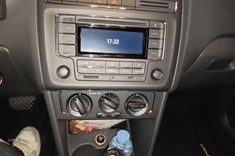 Volkswagen Polo 2016 car image #15