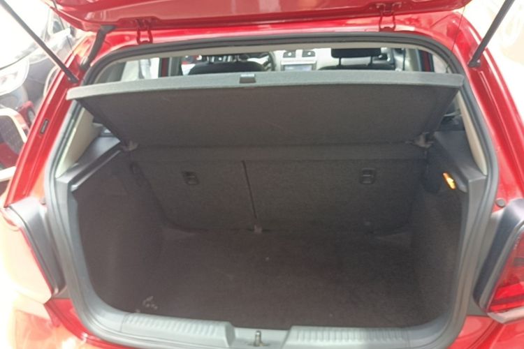 Volkswagen Polo 2017 car image #19
