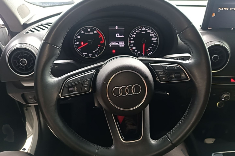 Audi A3 2019 immagine di auto #11
