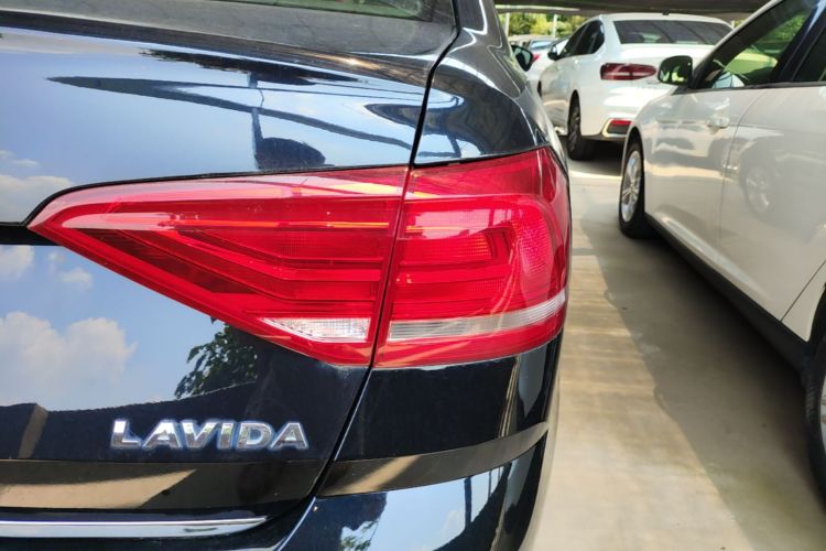 Volkswagen Lavida 2017 car image #8