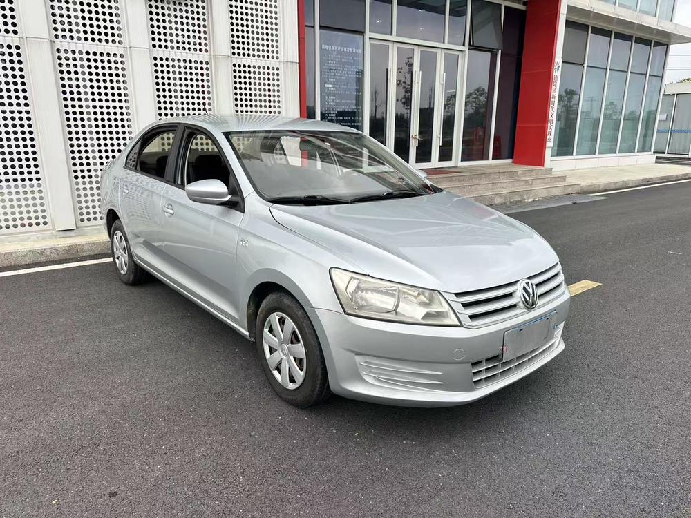 Volkswagen Santana 2013 car image #3