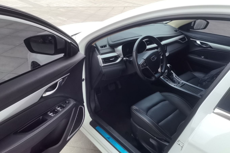 GEELY Emgrand 2019 #16 GEELY Emgrand 2019 car image #16
