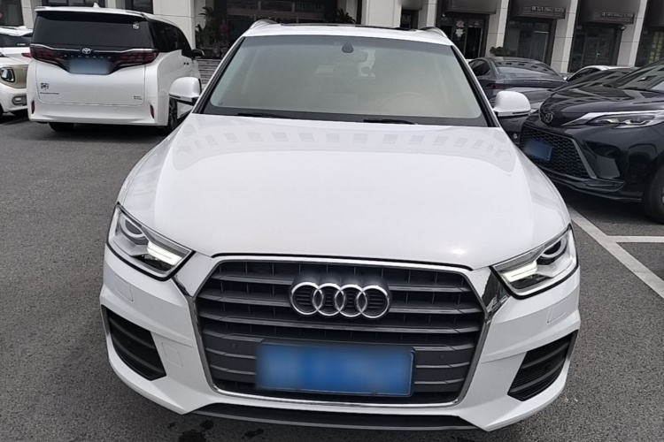 Audi Q3 2017 car image #3