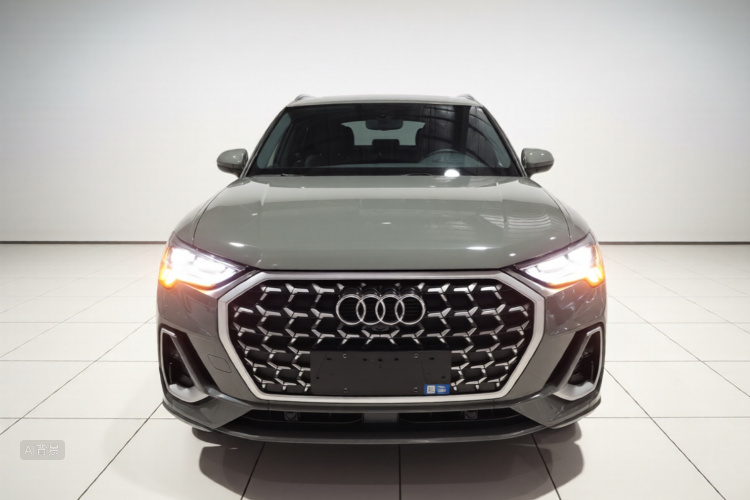 Audi Q3 2025 immagine di auto #3