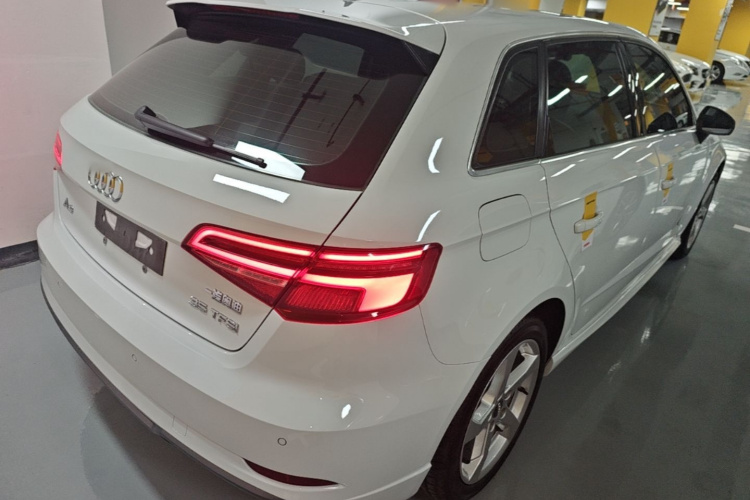 Audi A3 2019 car image #7
