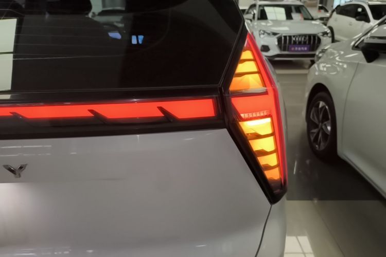 GEELY Boyue L 2024 immagine di auto #8