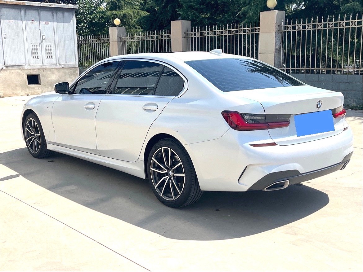 BMW 3 Series 2022 car image #3