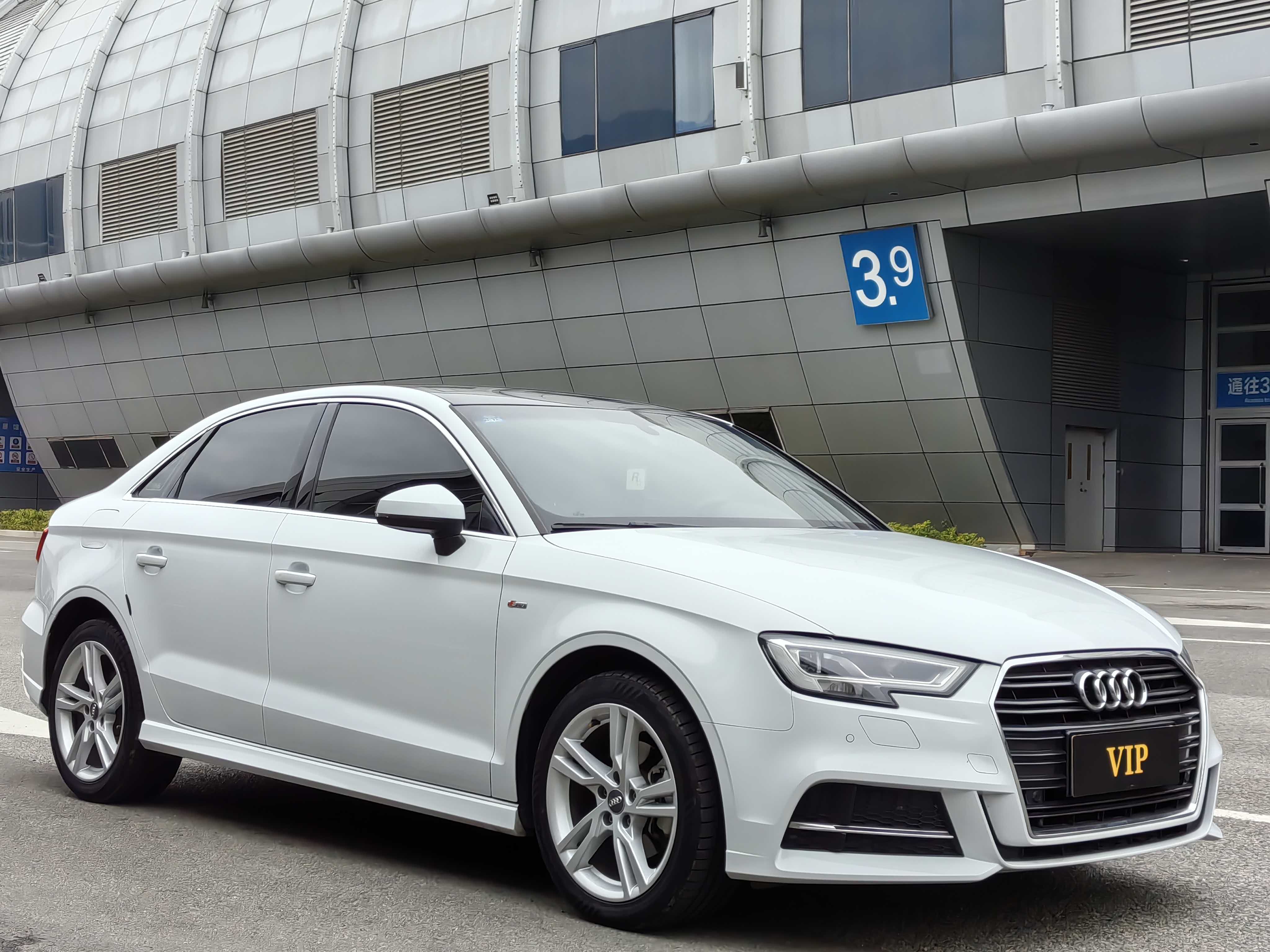 Audi A3 2018 car image #5