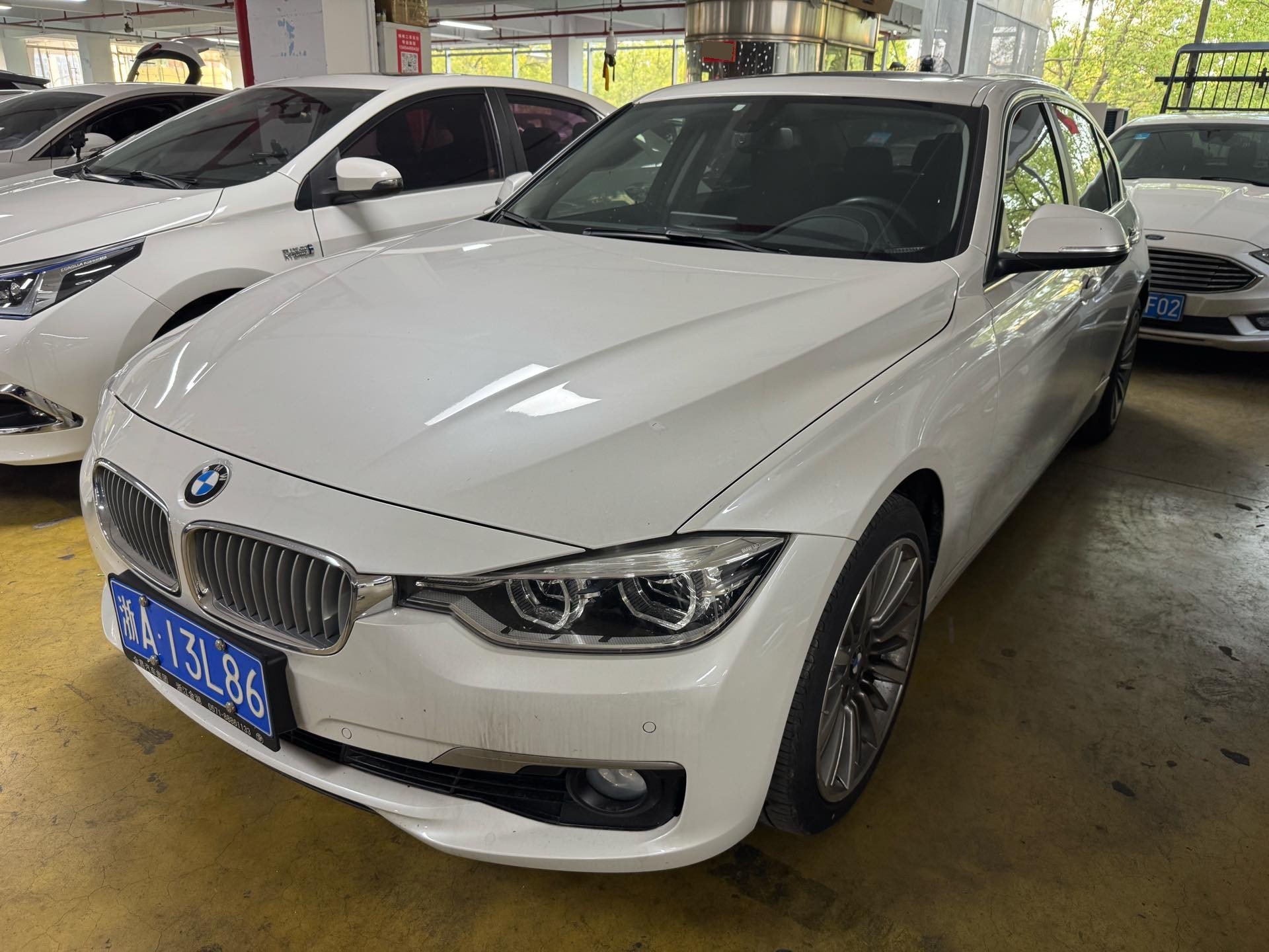 BMW 3 Series 2019 BMW 3 Series 2019 car image