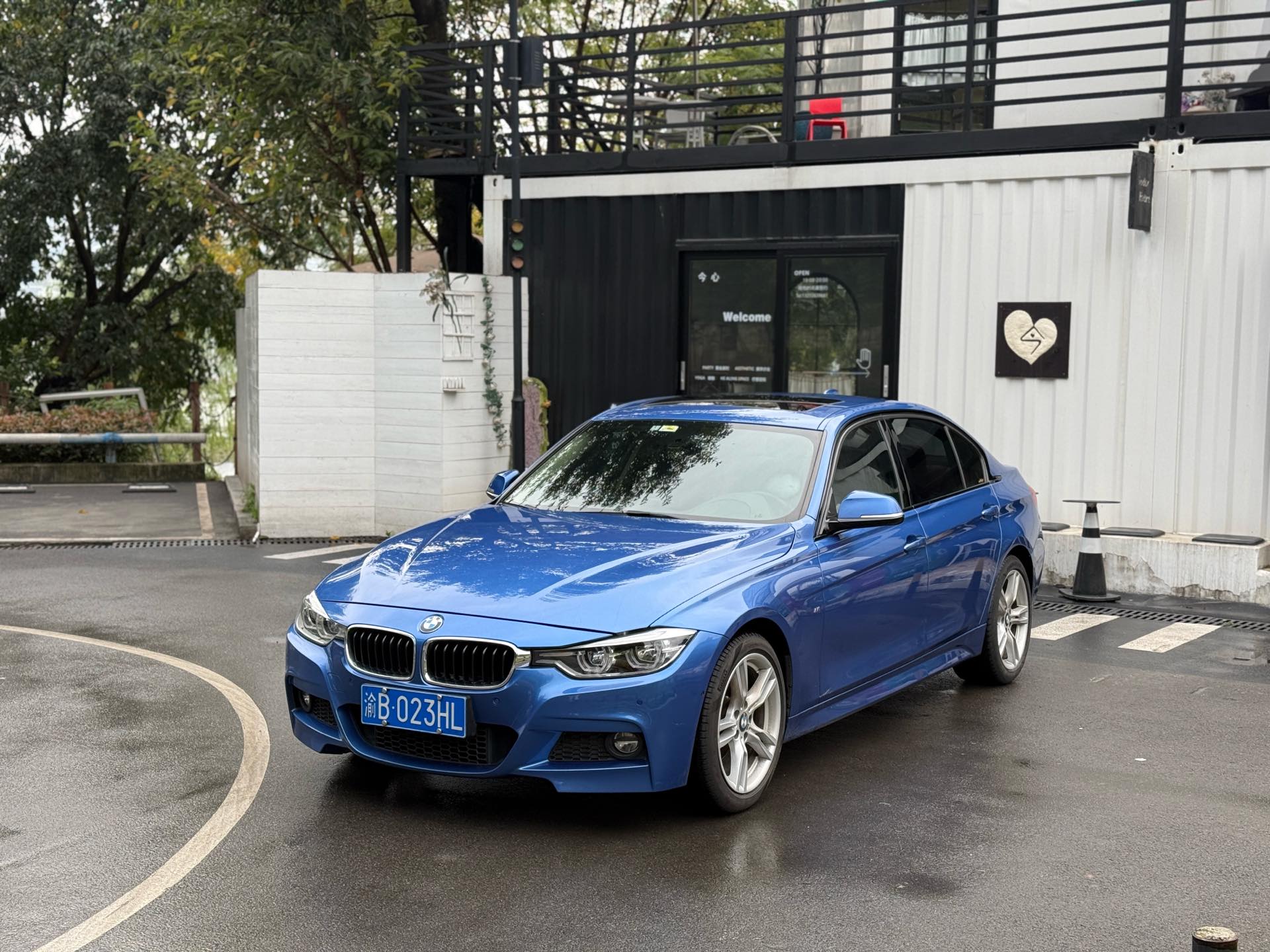 BMW 3 Series 2018 car image 