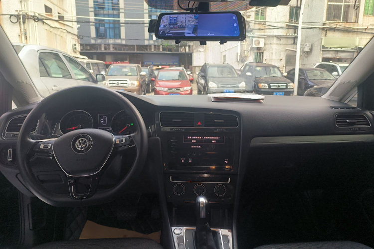 Volkswagen Golf 2020 immagine di auto #11