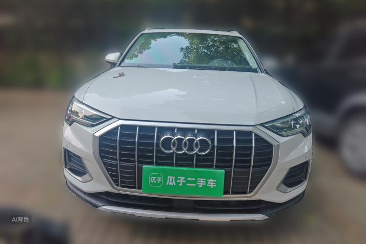 Audi Q3 2019 car image #3