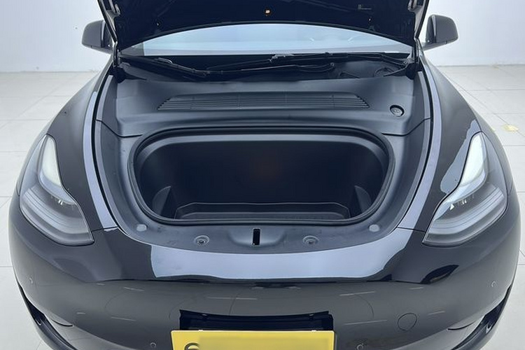 Tesla Model Y 2022 car image #21