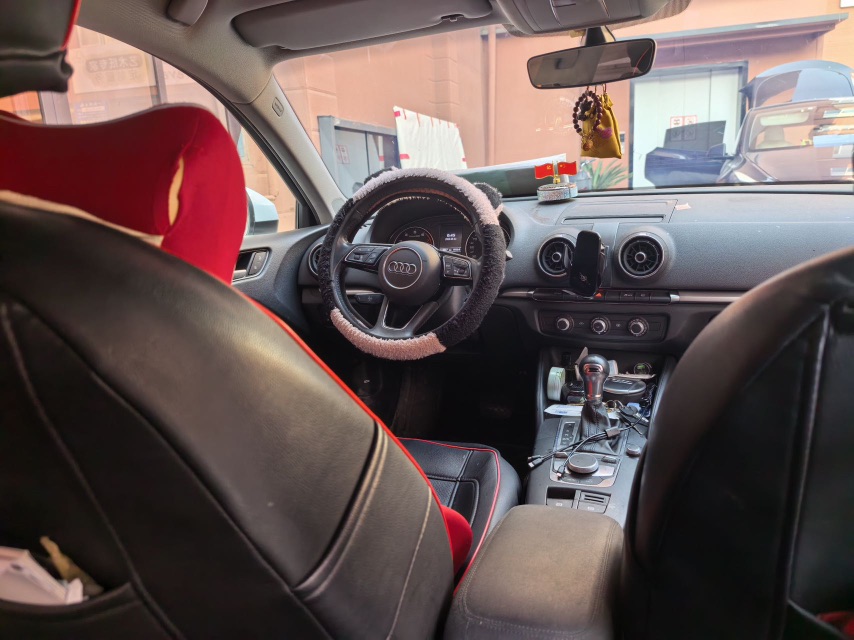 Audi A3 2019 car image #3