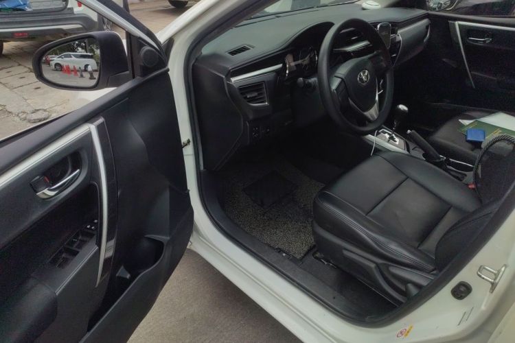 Toyota Corolla 2015 immagine di auto #9