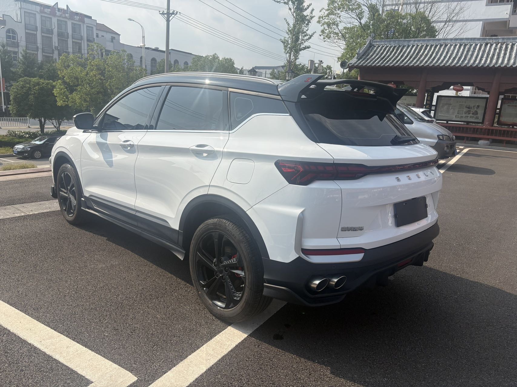 GEELY Coolray 2026 car image #9