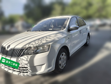 Skoda Rapid 2015 Skoda Rapid 2015 image de voiture