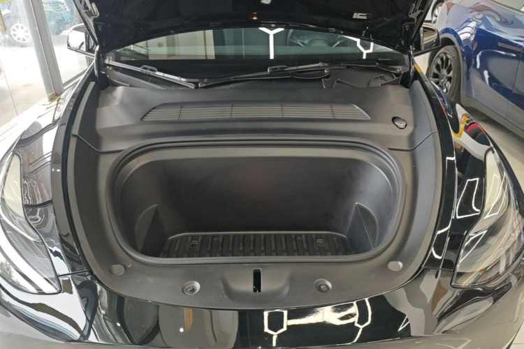 Tesla Model Y 2021 #20 Tesla Model Y 2021 car image #20