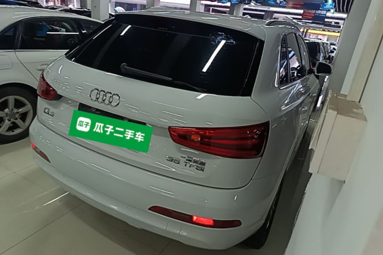 Audi Q3 2015 car image #7