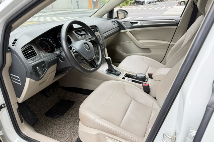 Volkswagen Golf 2016 car image #11