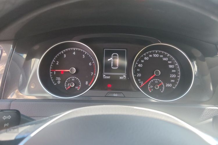 Volkswagen Golf 2018 car image #13