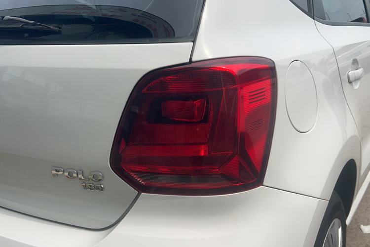 Volkswagen Polo 2016 car image #28