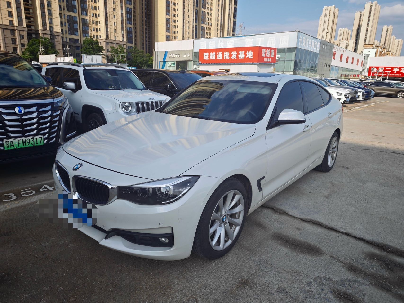 BMW 3 Series GT 2018 BMW 3 Series GT 2018 car image