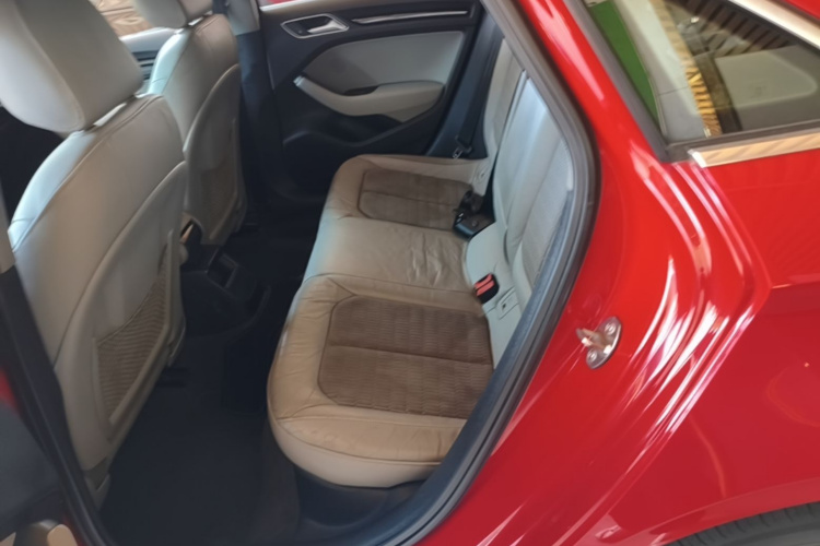 Audi A3 2018 immagine di auto #17