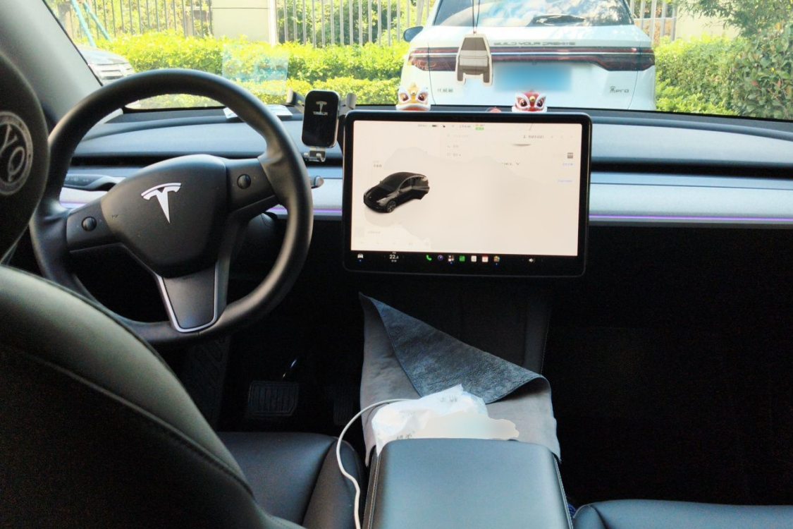 Tesla Model Y 2023 #21 Tesla Model Y 2023 car image #21