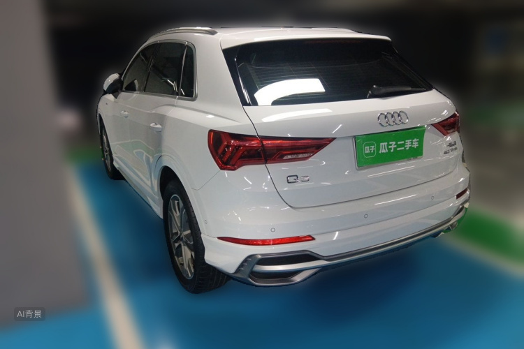 Audi Q3 2022 car image #5