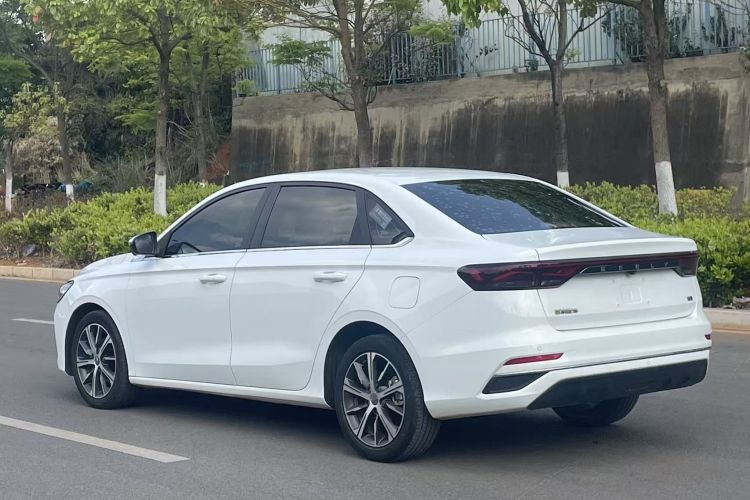 GEELY Emgrand 2022 изображение автомобиля #12