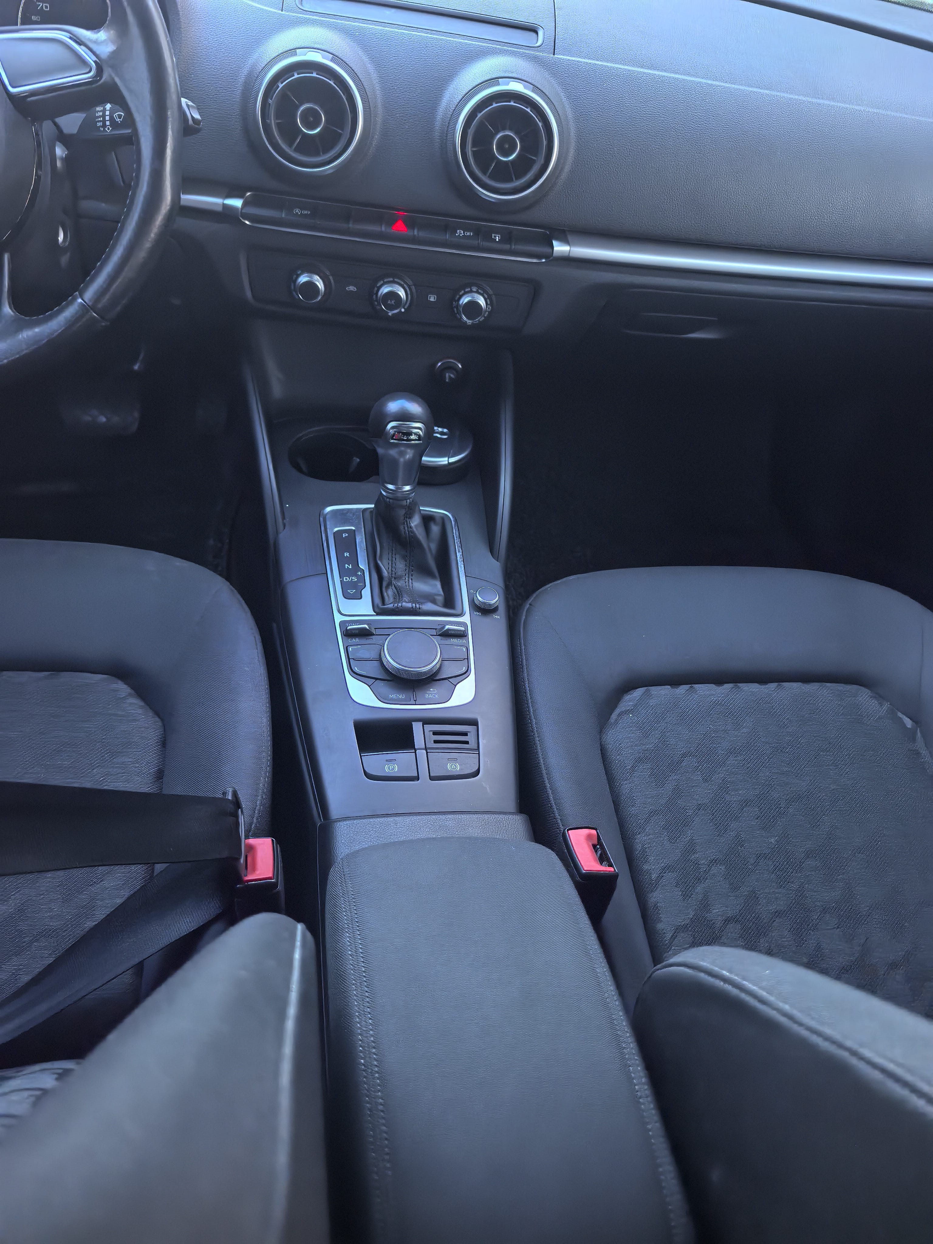 Audi A3 2016 car image #9